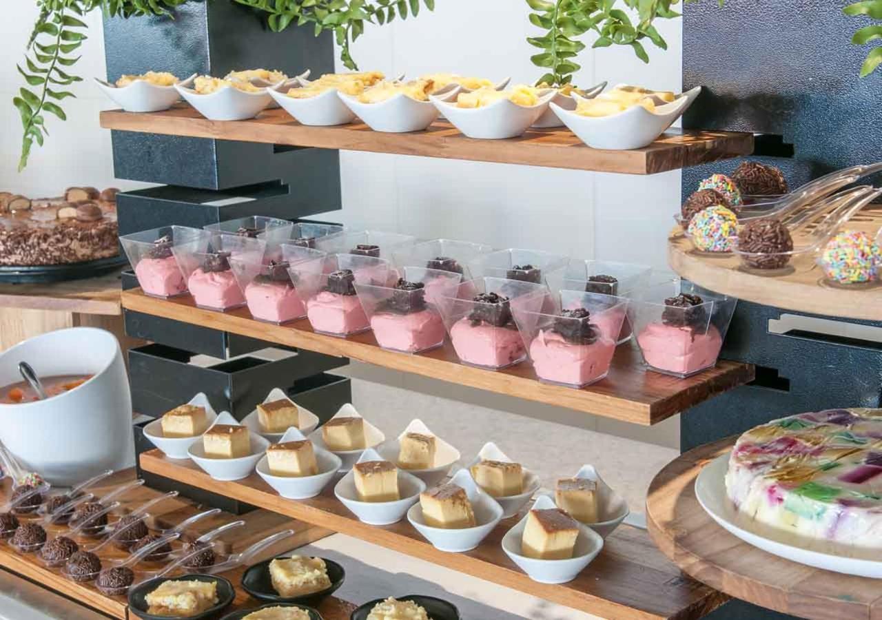 Enjoy Solar Das Aguas Park Resort Olímpia Eksteriør bilde A dessert buffet