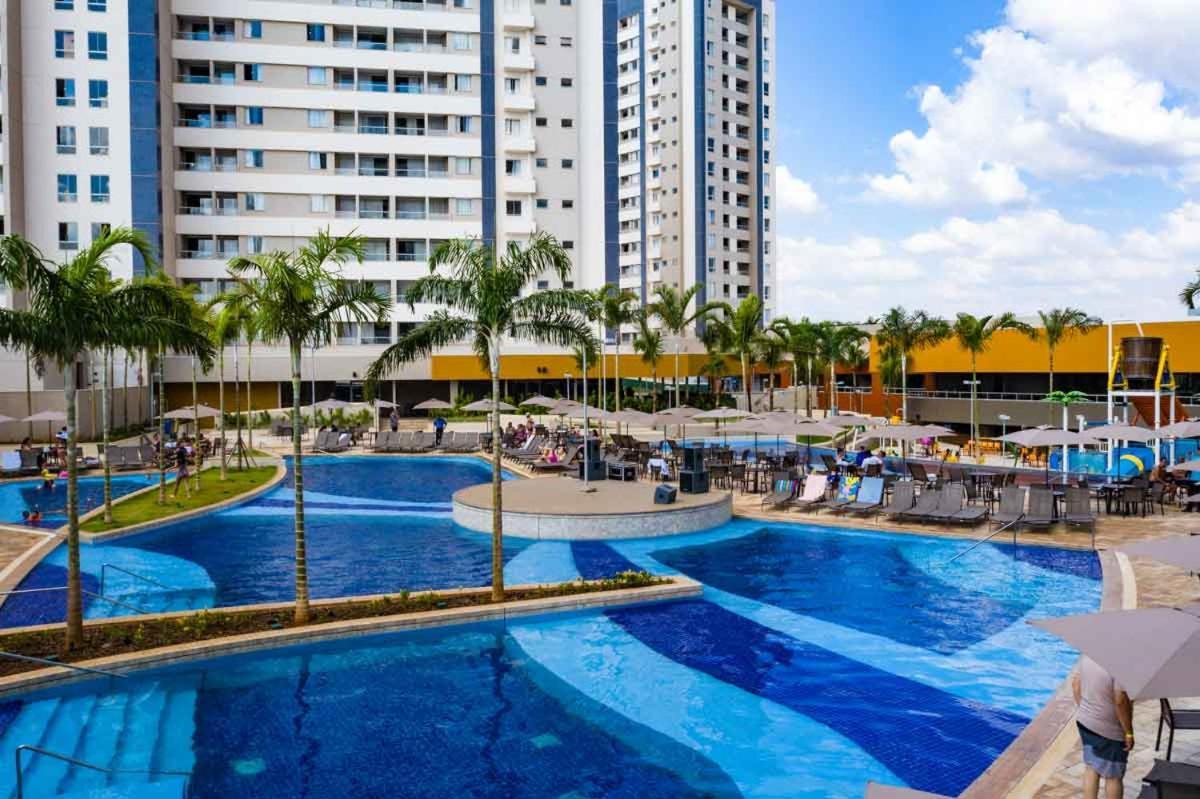 Enjoy Solar Das Aguas Park Resort Olímpia Eksteriør bilde The swimming pool at the Blue Residences